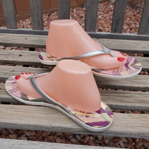 Olukai Ho'opio Hau Flip Flops Size 11 Women Silver Pineapple Sandals - Picture 11 of 14